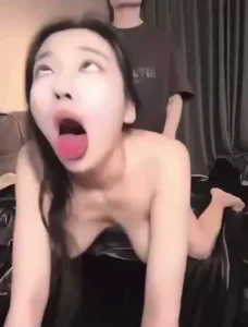 简介有群，直接把女神操成了阿黑颜了，骚逼不停的高潮