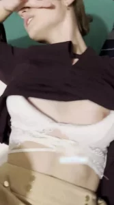 你这么骚你男友知道么湿的一塌糊涂