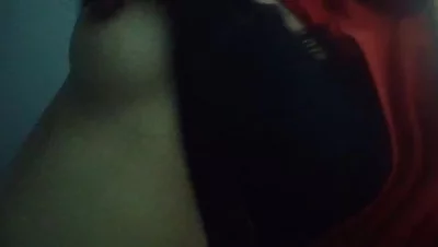 课间偷偷露一下的楚楚